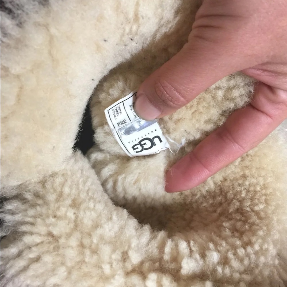 Ugg Bailey Button - image 6
